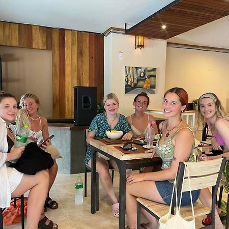 Alpha Hostel Cafe&Bar Ban Khlong Yai Екстериор снимка
