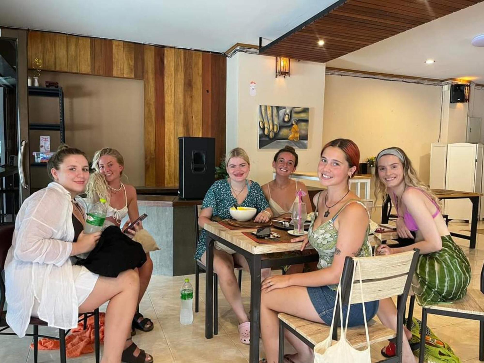 Alpha Hostel Cafe&Bar Ban Khlong Yai Екстериор снимка